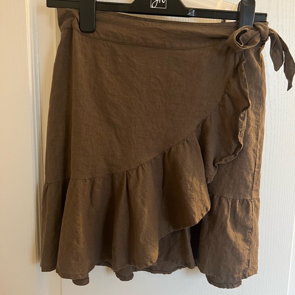 Free People Dresses & Skirts - FREE PEOPLE size 6 linen blend brown/taupe colored skirt